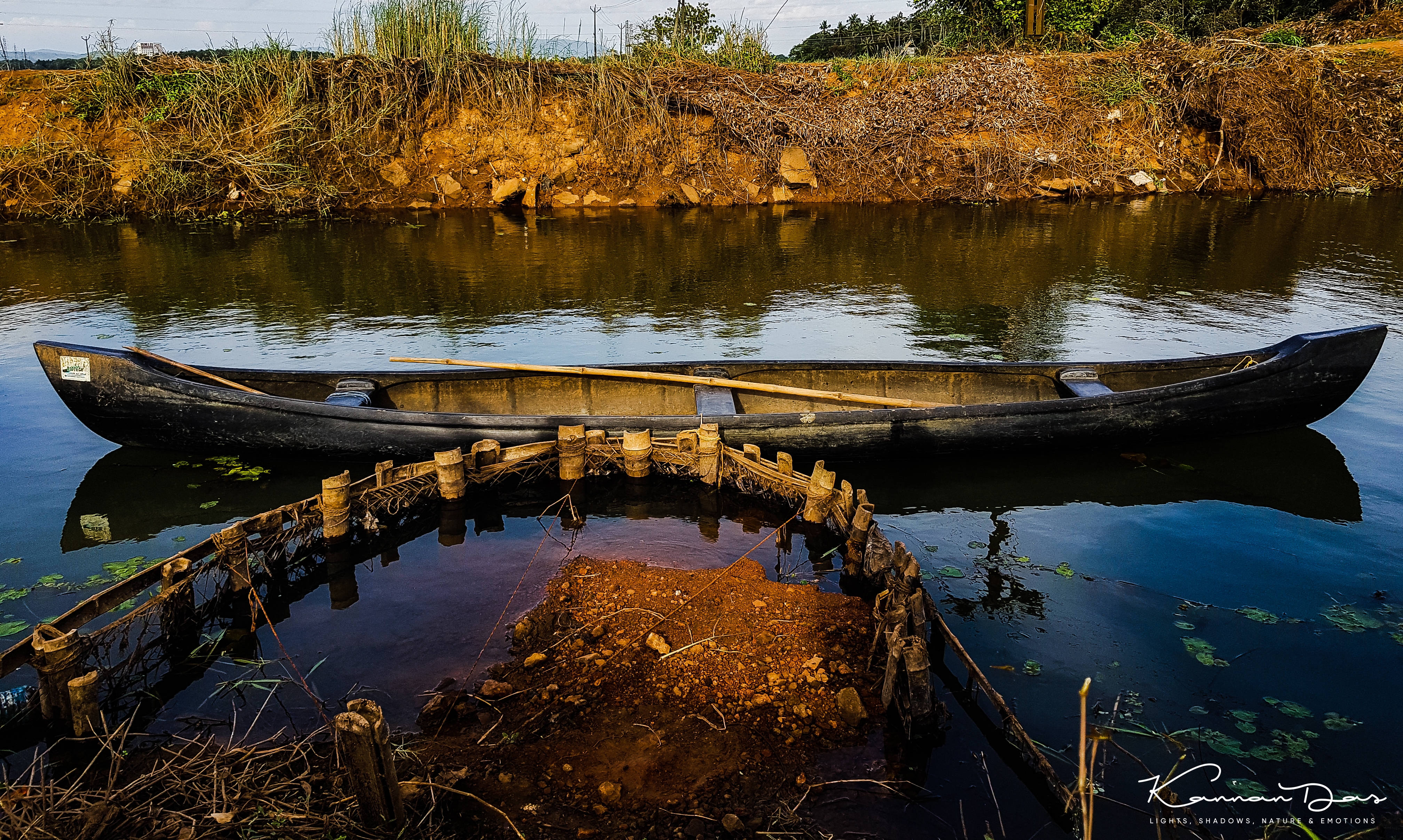 തോണിക്കാരനെ കാത്ത്